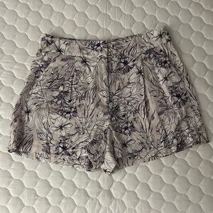 Express High Waist Floral Women's Shorts - Cream and Purple